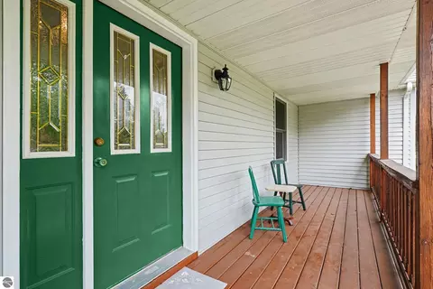 Exterior - 437 4th St, Lupton, MI 48635 photo 3 of 8
