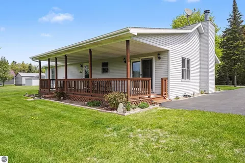 Exterior - 437 4th St, Lupton, MI 48635 photo 6 of 8
