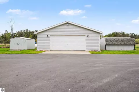 Exterior - 437 4th St, Lupton, MI 48635 photo 8 of 8