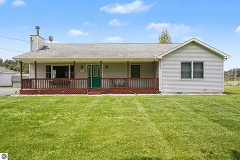 Exterior - 437 4th St, Lupton, MI 48635 photo 1 of 8