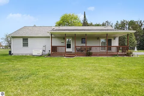 Exterior - 437 4th St, Lupton, MI 48635 photo 7 of 8