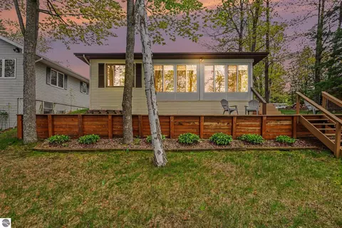 8120 Avalon Dr, Hale, MI 48739