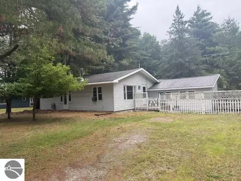 1008 Clifford St, East Tawas, MI 48730