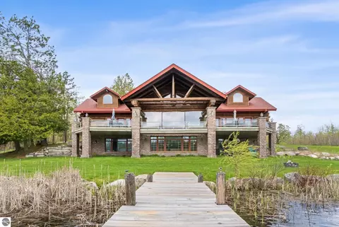 438 W Hill Rd, Lewiston, MI 49756