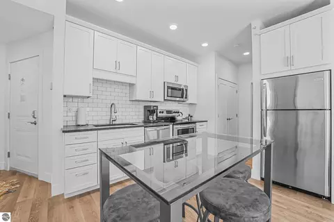 135 Eighth St, Traverse City, MI 49684