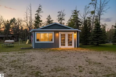 3144 S Wakeley Bridge Rd, Grayling, MI 49738