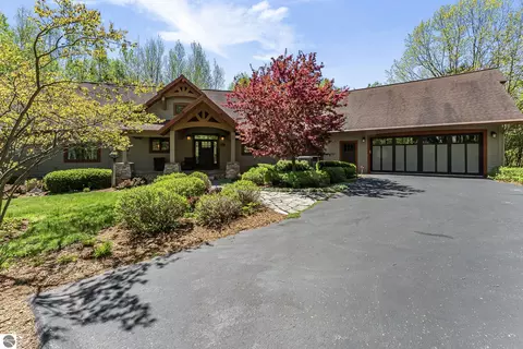 9697 Herkelrath Rd, Onekama, MI 49675