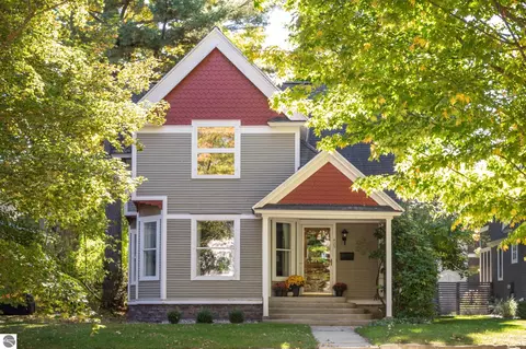 423 Fifth St, Traverse City, MI 49684