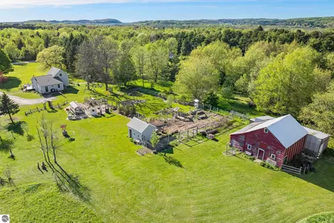 2389 Paul Rose Rd, Frankfort, MI 49635