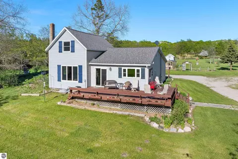 2389 Paul Rose Rd, Frankfort, MI 49635