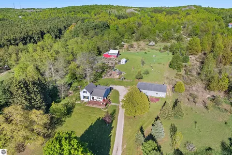 2389 Paul Rose Rd, Frankfort, MI 49635