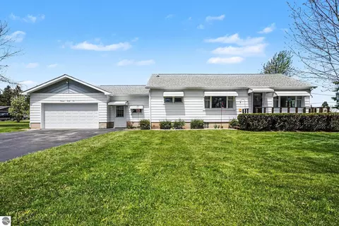 1921 N Huron Rd, Tawas City, MI 48763