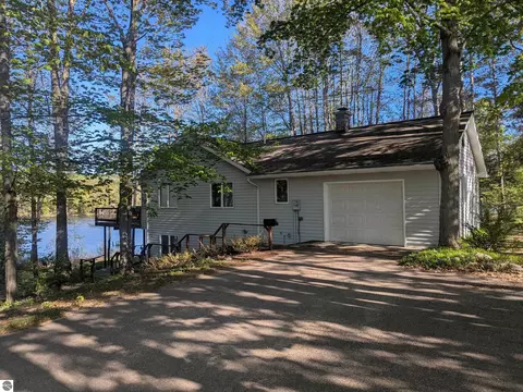 3520 Childs Ln, Central Lake, MI 49622