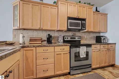 Kitchen - 576 N Huron Rd #202, Au Gres, MI 48703 photo 1 of 2