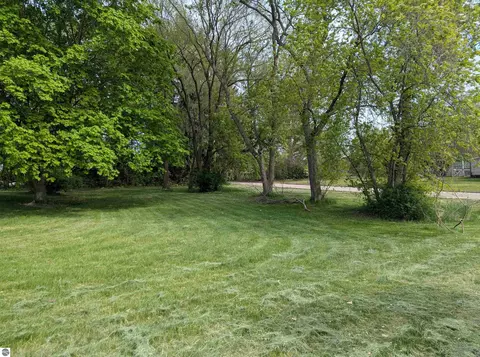 210 N Mackinaw Rd, Au Gres, MI 48703 photo 12