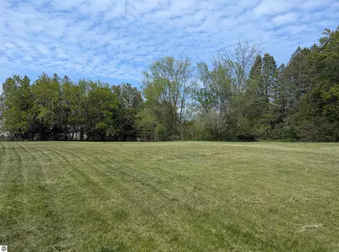 216 N Mackinaw Rd, Au Gres, MI 48703