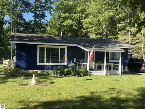 3644 Crescent Dr, East Tawas, MI 48730