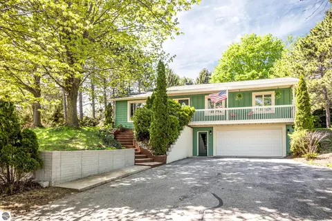 6066 S West Bay Shore Dr, Traverse City, MI 49684