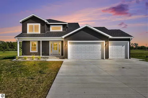 2767 Ridge Dr, Mount Pleasant, MI 48858