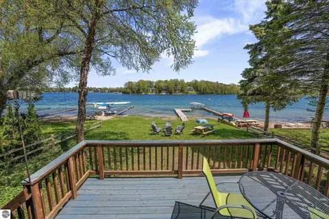 286 Neuman St, Traverse City, MI 49685
