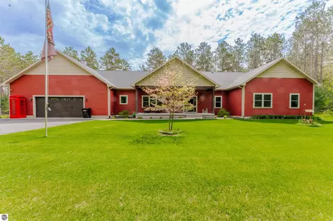 1465 Betsie River Rd, Interlochen, MI 49643