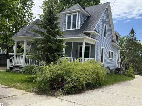 414 S Simons St, Cadillac, MI 49601