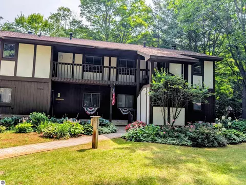 6865 Pinebrook Dr #11, Bellaire, MI 49615