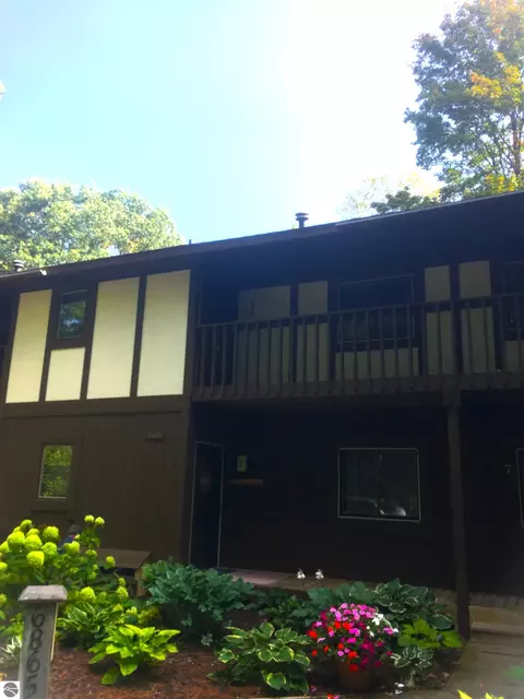 6865 Pinebrook Dr #11, Bellaire, MI 49615