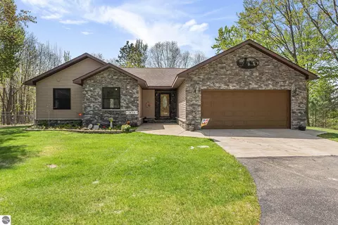 7681 Canthook Dr, Manton, MI 49663