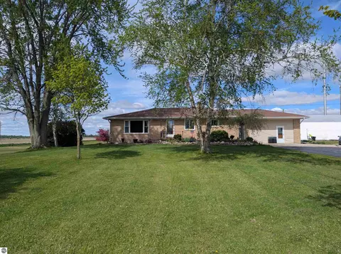 Exterior - 1171 N M-65, Twining, MI 48766 photo 2 of 17