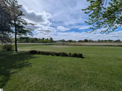 Exterior - 1171 N M-65, Twining, MI 48766 photo 9 of 17
