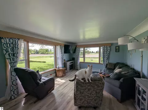 Living - 1171 N M-65, Twining, MI 48766 photo 2 of 5