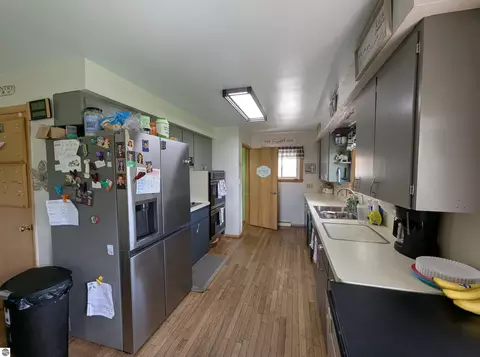Kitchen - 1171 N M-65, Twining, MI 48766 photo 3 of 6