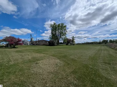 Exterior - 1171 N M-65, Twining, MI 48766 photo 11 of 17