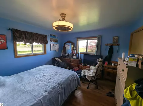 Bedroom - 1171 N M-65, Twining, MI 48766 photo 4 of 7