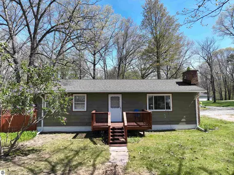 621 E State St, Fife Lake, MI 49633