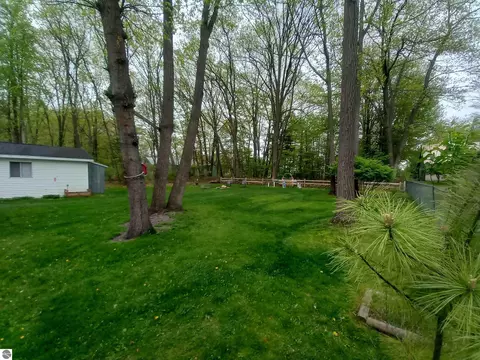 Exterior - 4144 E Anne St, Au Gres, MI 48703 photo 5 of 12