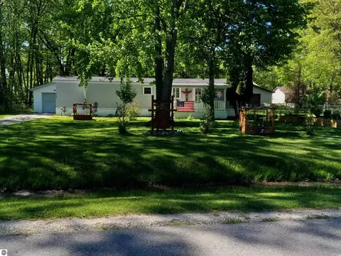 4144 E Anne St, Au Gres, MI 48703