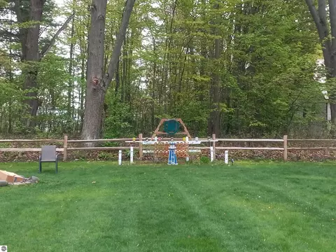 Exterior - 4144 E Anne St, Au Gres, MI 48703 photo 9 of 12