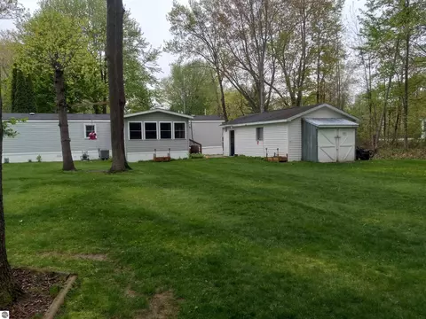 Exterior - 4144 E Anne St, Au Gres, MI 48703 photo 7 of 12