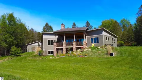 2525 Burdickville Rd, Maple City, MI 49664