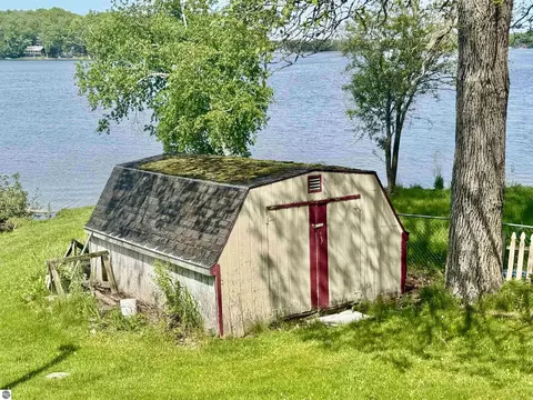 Exterior - 9463 E Colby Rd, Crystal, MI 48818 photo 7 of 7