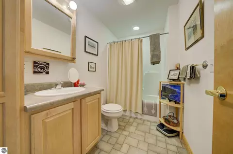 Bath - 4451 S Hemlock Rd, Cedar, MI 49621 photo 4 of 4