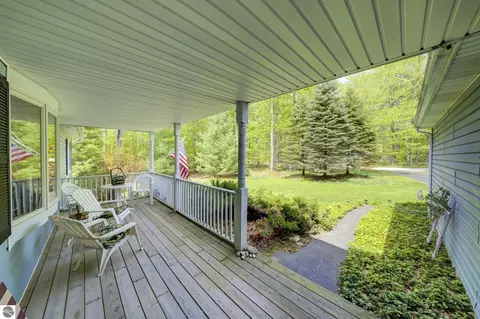 Exterior - 4451 S Hemlock Rd, Cedar, MI 49621 photo 2 of 8