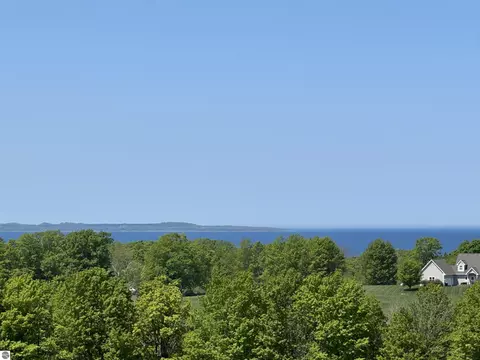 3 Foxview Dr, Charlevoix, MI 49720 photo 7