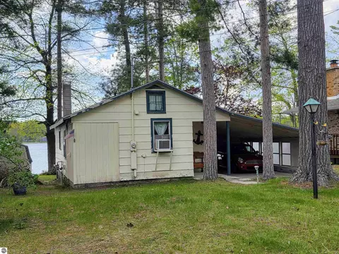 3682 E Cedar Lake Dr, Greenbush, MI 48738