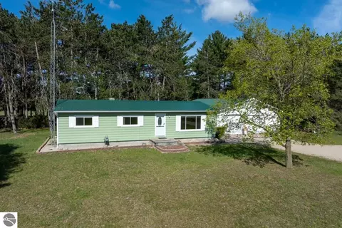 2659 N Johnson Rd, Weidman, MI 48893
