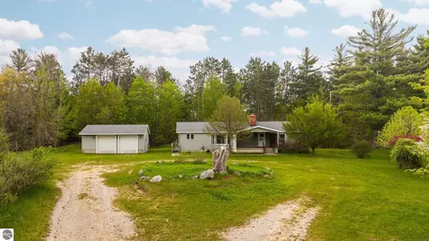 2631 Sparling Rd, Kingsley, MI 49649