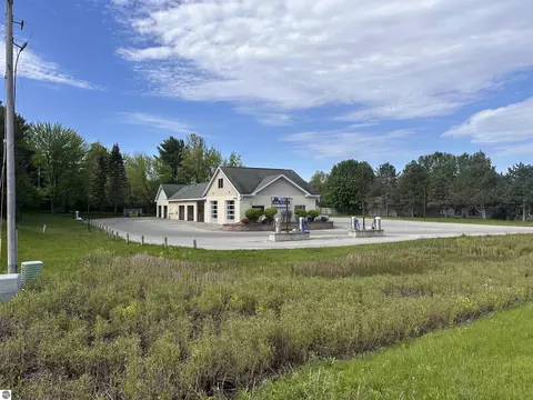 4220 E M 72, Williamsburg, MI 49690