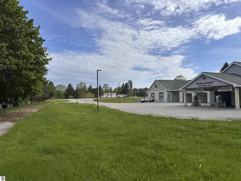 4220 E M 72, Williamsburg, MI 49690 photo 7
